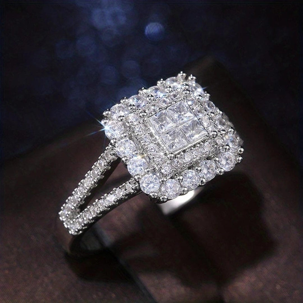 Anello con Zircone Quadrato