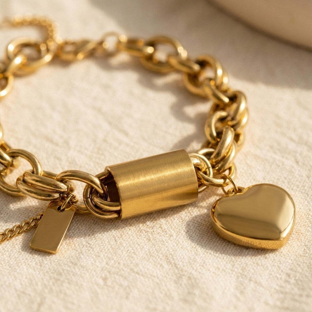 Bracciale a Maglie Dorato con Cuore