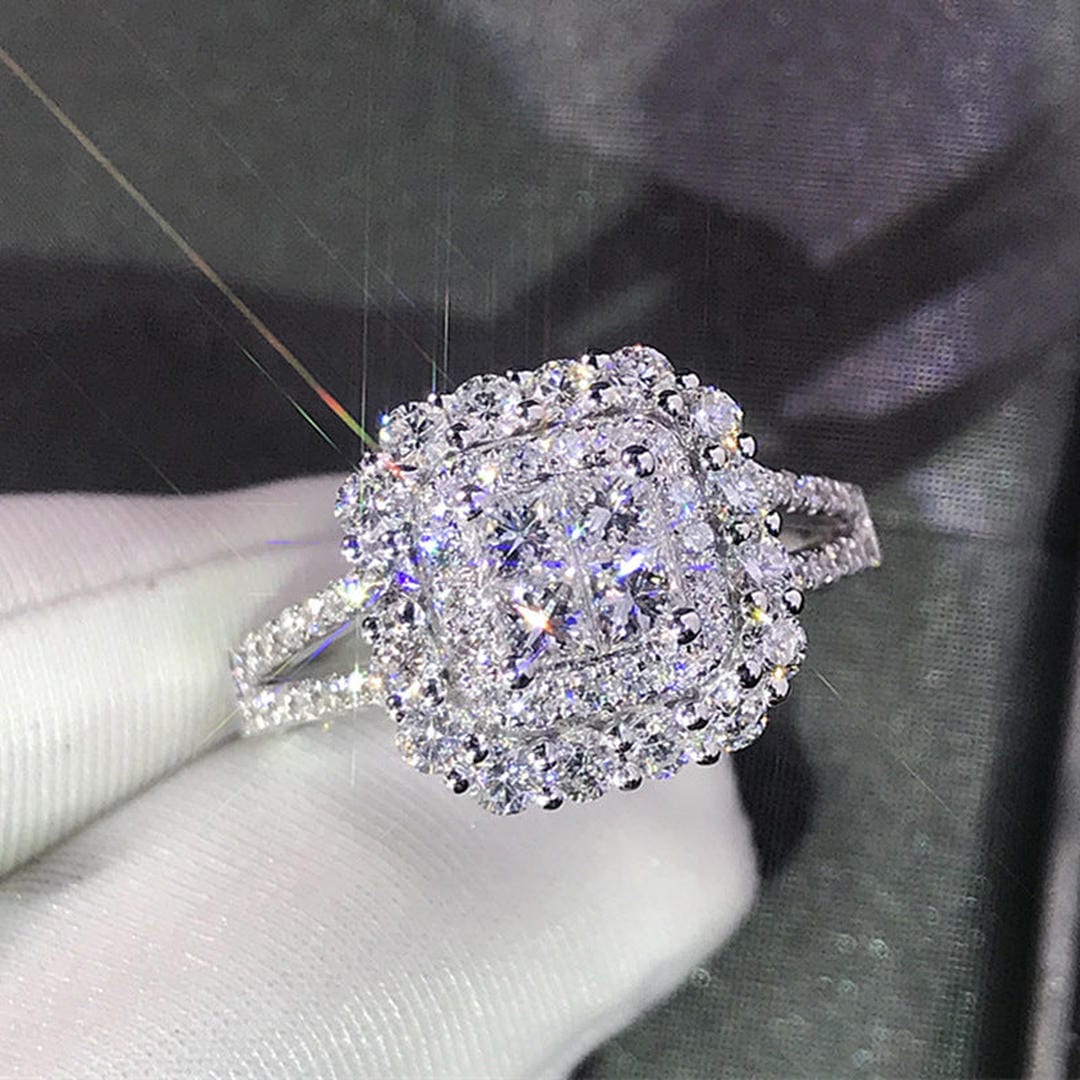 Anello con Zircone Quadrato