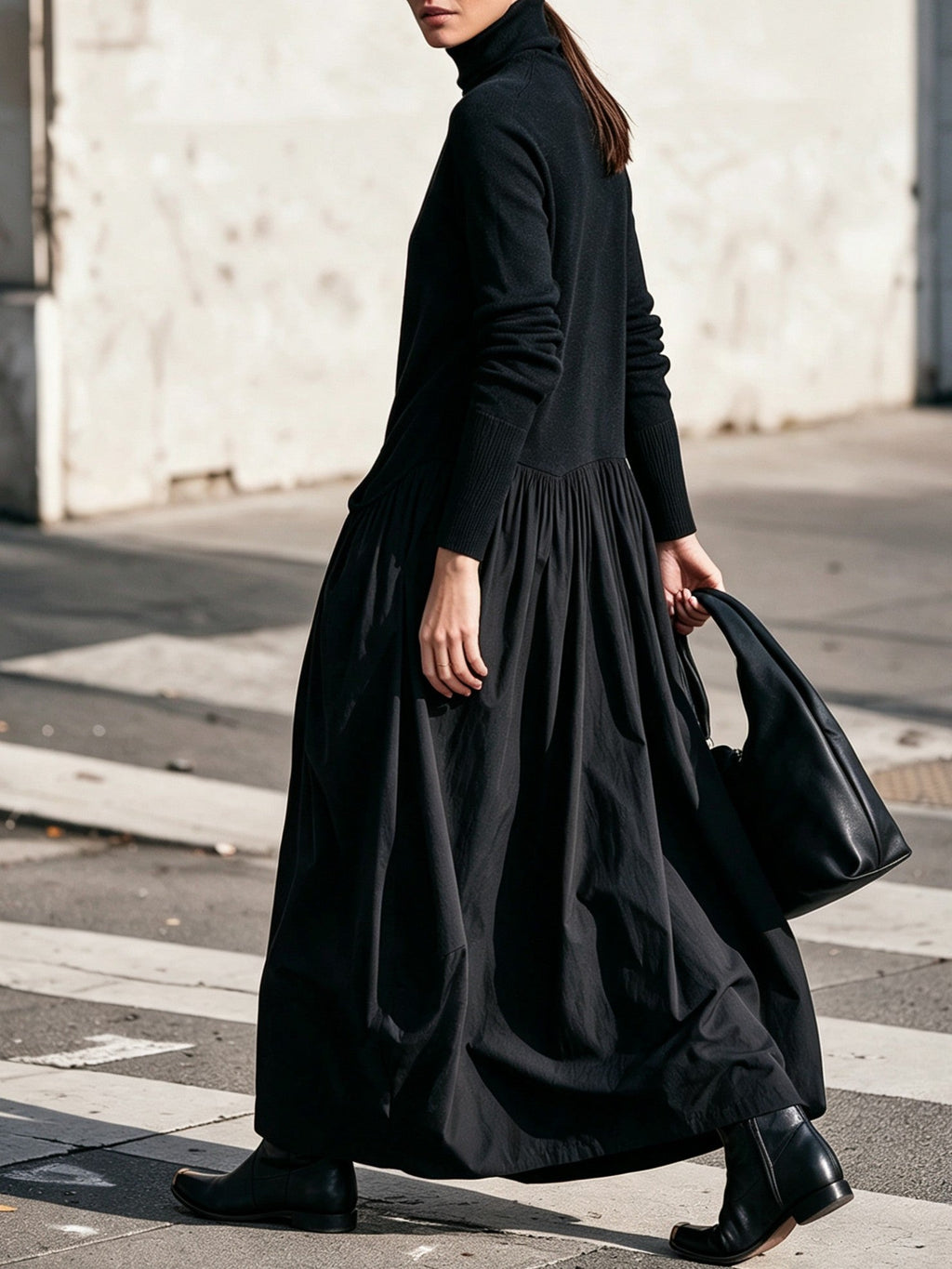 Odette | Abito Lungo Nero Oversize con Collo Alto