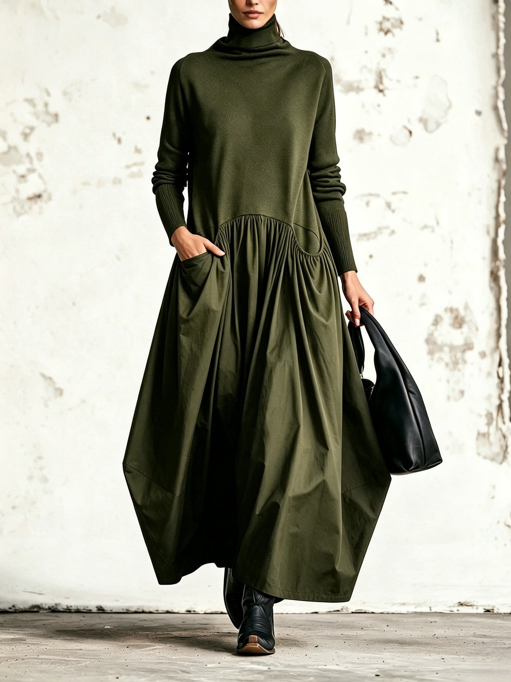 Odette | Abito Lungo Nero Oversize con Collo Alto