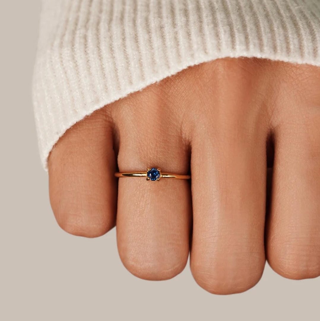 Anello con Pietra del Mese di Nascita
