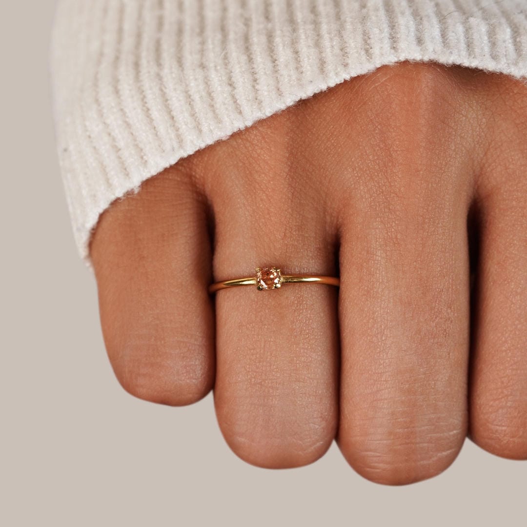 Anello con Pietra del Mese di Nascita
