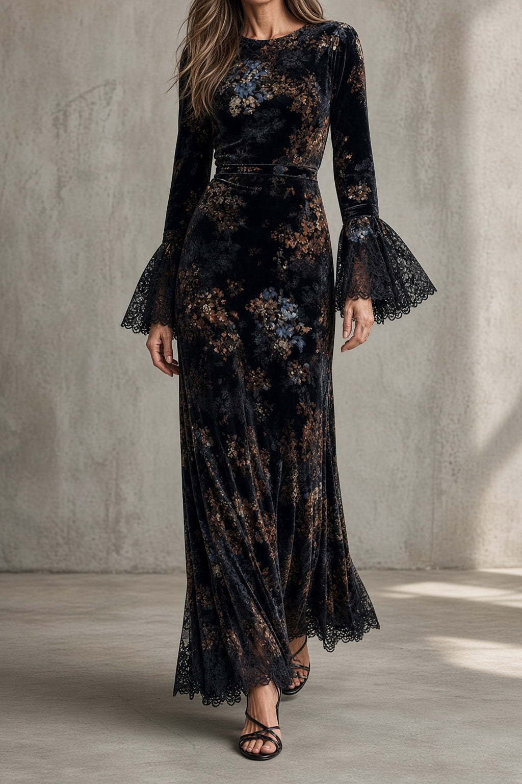 Luna | Abito Lungo in Velluto con Maniche in Pizzo