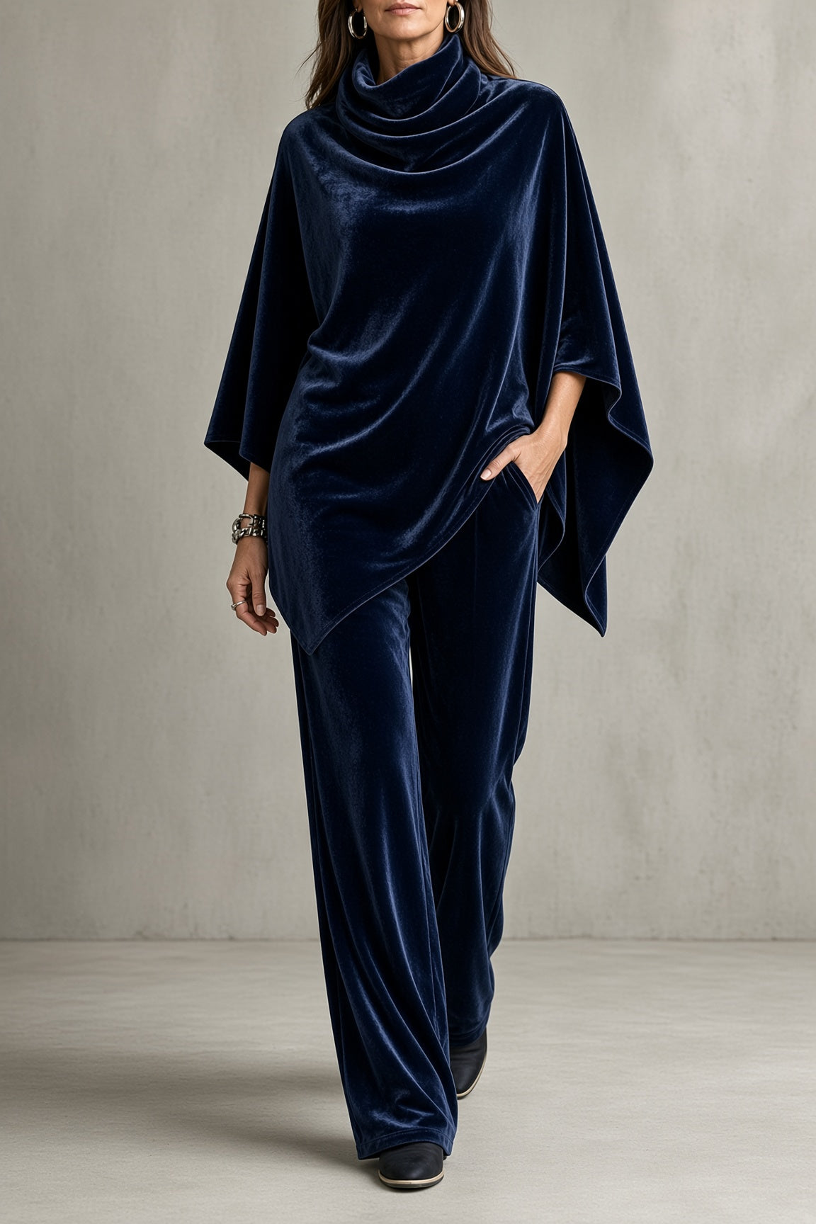 Monica | Completo in Velluto con Poncho