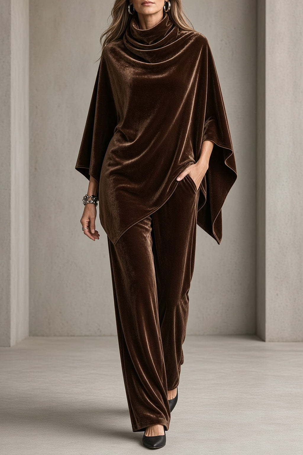 Monica | Completo in Velluto con Poncho