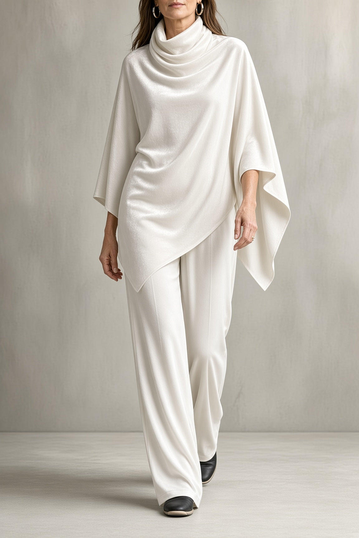 Monica | Completo in Velluto con Poncho