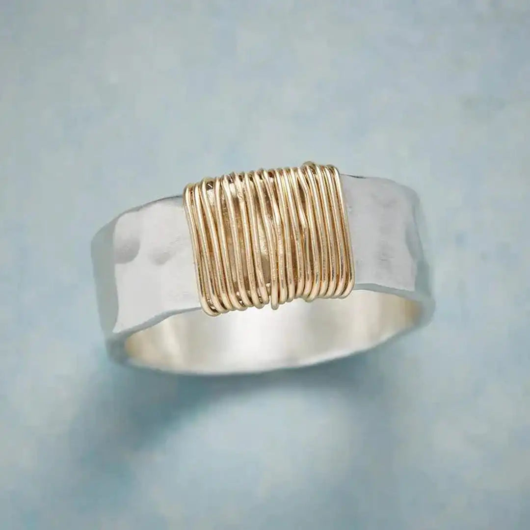 Anello Boho Argento con Trama Dorata